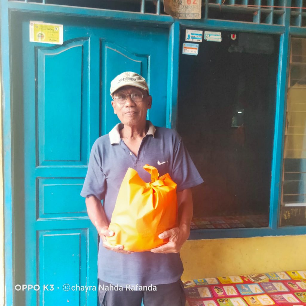Penyaluran dana kafarat oleh Zona Madina Dompet Dhuafa